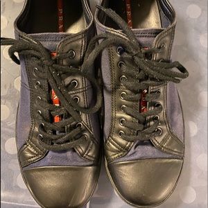 Use Prada shoes for men size 10 1/2